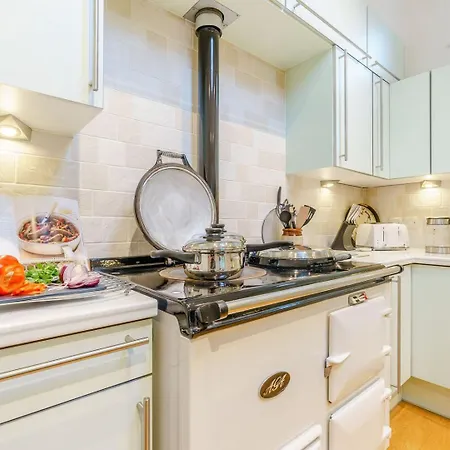 Benchmark * Glaisdale