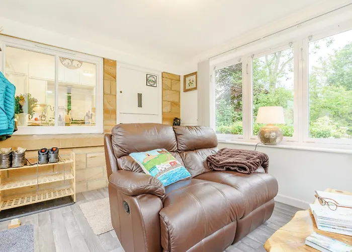 Benchmark * Glaisdale