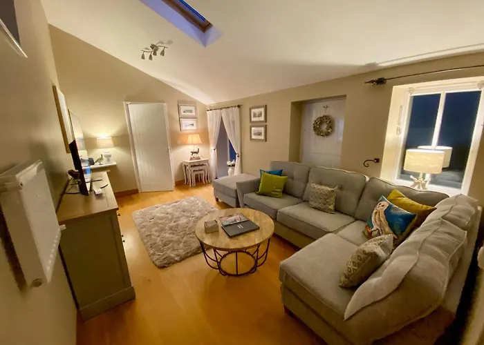 Benchmark * Glaisdale