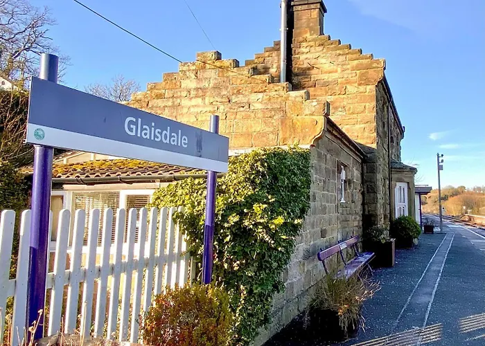 Benchmark * Glaisdale